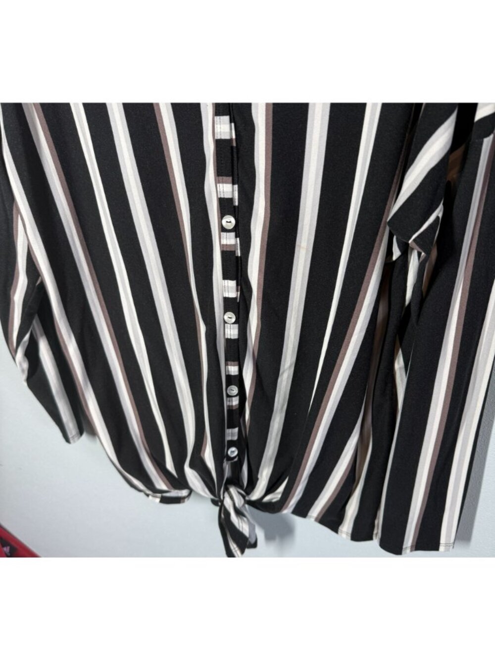 Betsy's Boutique Womens Medium Black Striped Tie Front Blouse V Neck Boho Casual - Picture 4 of 11